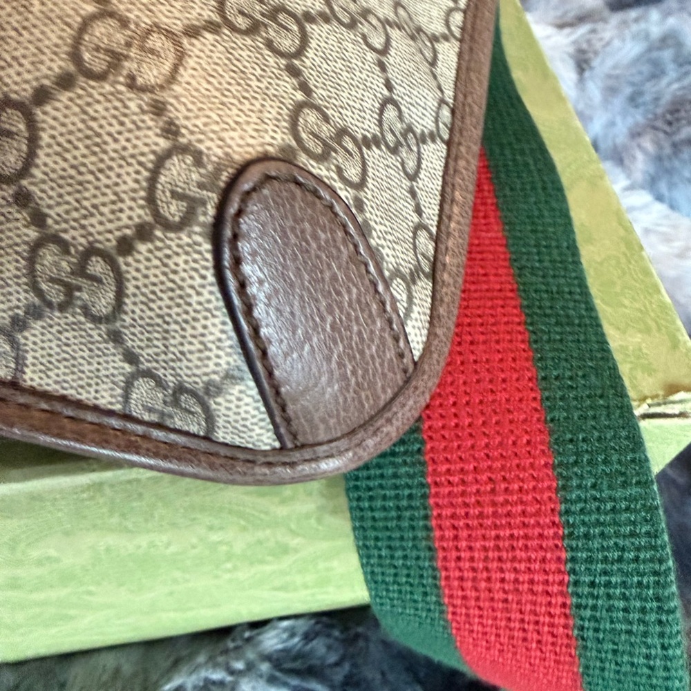 Gucci Beige and Brown Monogram Bag - Picture 5 of 16